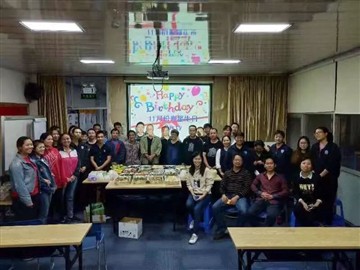 Pesta Ulang Tahun Musim Dingin yang Hangat di bulan November